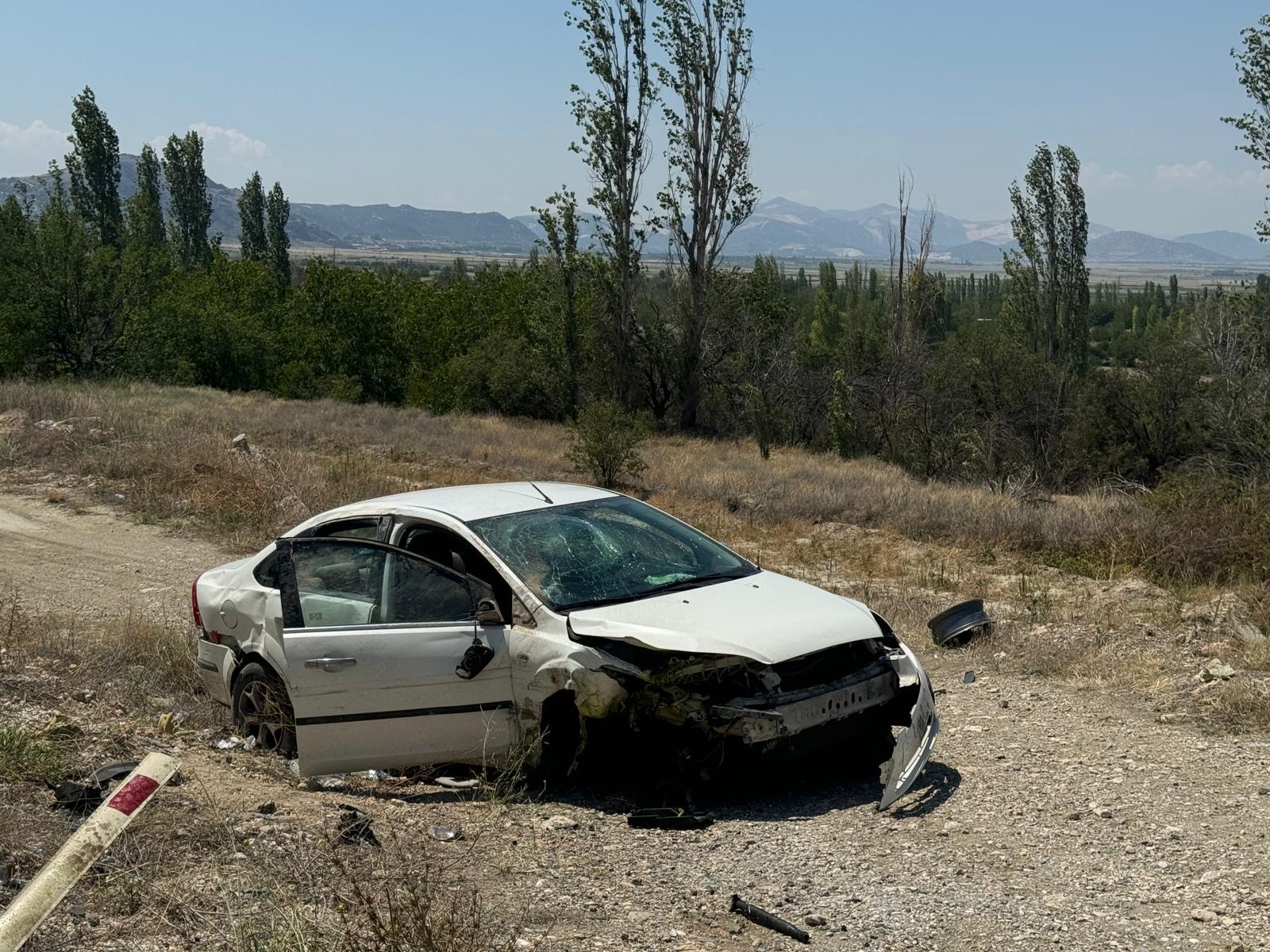 Kontrolden çıkan otomobil şarampole düştü: 4 yaralı