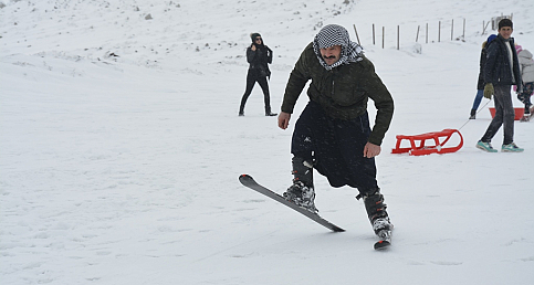 Güneydoğu'nun "Uludağ"ında kayak sezonu açıldı