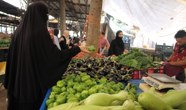 Şanlıurfa'da sebze ve meyve cep yakıyor