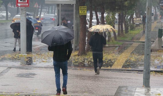 Meteoroloji uyarmıştı: Diyarbakır’da sağanak etkili oldu