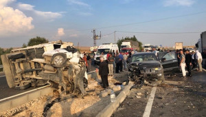 Zircirleme Trafik Kazası; 1 ölü, 9 yaralı