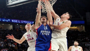 Anadolu Efes: 80 - CSKA Moskova: 81