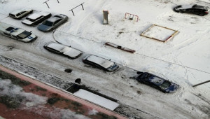 Rusya'da 17. katta balkondan kayarak düşen çocuk öldü