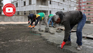 Karaköprü’de kilitli parke döşeme çalışmaları sürüyor