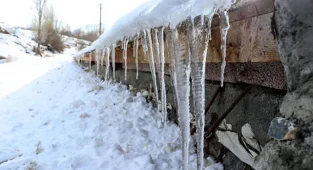 Doğu'da soğuk hava hayatı olumsuz etkiledi!