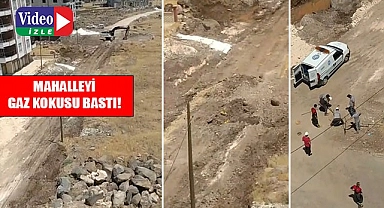 Karaköprü'de kepçe doğal gaz borusunu deldi (Güncelleme)