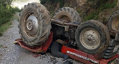 Traktör devrildi! 1 ölü, 2 yaralı