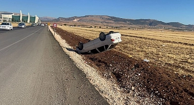 Kontrolden çıkan otomobil takla attı! 2 yaralı