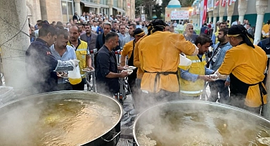 Şanlıurfa'da 10 bin kişiye tirit ikramı