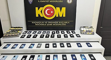 Gümrük kaçağı cep telefonu ve sigara ele geçirildi