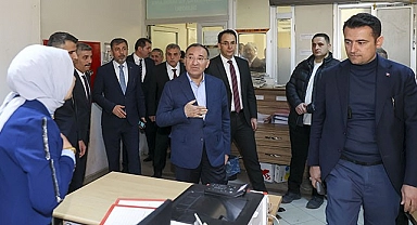 Bakan Bozdağ, Şanlıurfa Adliyesini ziyaret etti