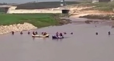 Şanlıurfa'da dereye düşen çocuğu arama çalışmaları sürüyor