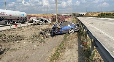 Otoban çıkışında iki araç çarpıştı; 1 ölü, 7 yaralı