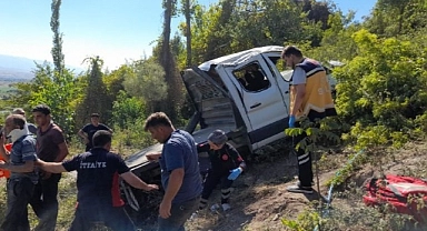 İşçileri taşıyan kamyonet uçuruma yuvarlandı: 1 ölü, 3 yaralı