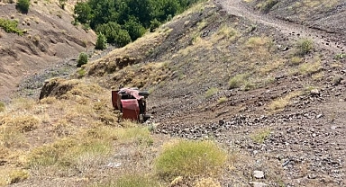 Otomobil şarampole devrildi: 4 yaralı