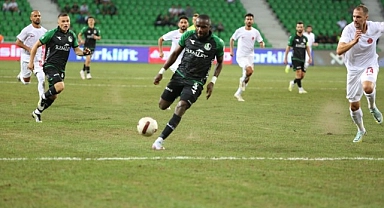 Sakaryaspor: 1 - Ümraniyespor: 1