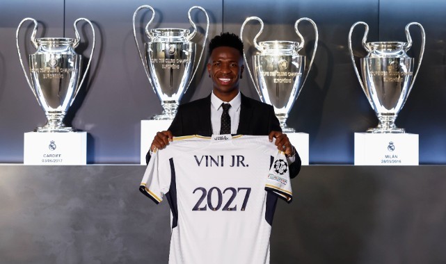 Real Madrid, Vinicius Junior'ın sözleşmesini uzattı