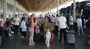 Üniversiteler açıldı! Bavulunu alan otogara koştu