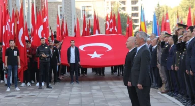 10 Kasım'da deprem bölgesinde hayat durdu