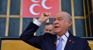 Devlet Bahçeli açtı ağzını, yumdu gözünü