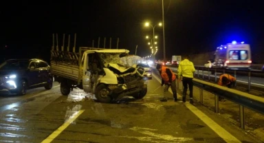 TEM’de kamyonet kaza yaptı: 10 kilometre araç kuyruğu oluştu