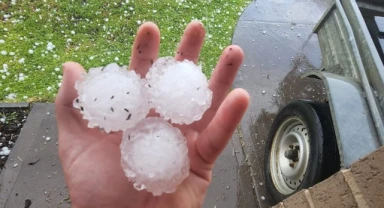 Avustralya’da golf topu büyüklüğünde dolu yağışı