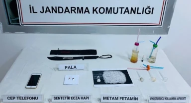 Otobüsle uyuşturucu taşırken jandarmaya yakalandı