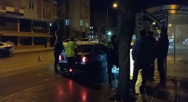 Durdurulan araçtan uyuşturucu madde çıktı: 3 gözaltı