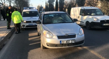 Elazığ’da otomobilin çarptığı kadın yaralandı