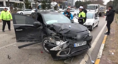 Elazığ’da zincirleme trafik kazası: 2 yaralı