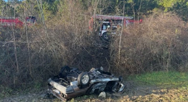 Kontrolden çıkan araç şarampole yuvarlandı: 2 ölü, 3 yaralı