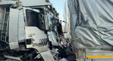 Konya'da tır, tıra arkadan çarptı: 1 ölü