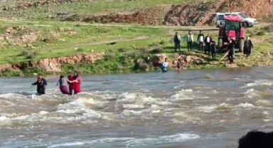 Ceylanpınar'da dereyi geçmeye çalışırken akıntıya kapıldılar