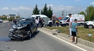 Otomobil ile hafif ticari araç çarpıştı: 2 yaralı