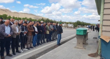 Babası tarafından öldürülen kadın toprağa verildi