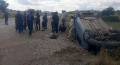 Diyarbakır’da hafif ticari araç takla attı: 4 yaralı