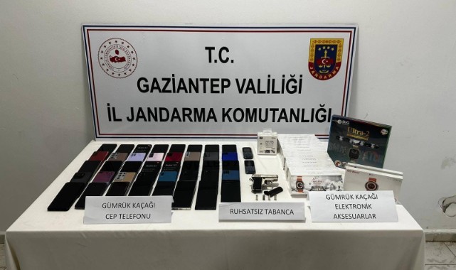 Gaziantep’te çok sayıda kaçak telefon ele geçirildi