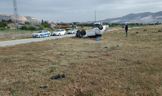 Kontrolden çıkan otomobil takla attı: 1'i çocuk 3 yaralı