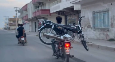 Şanlıurfa'nın ilçesinde motosiklet üzerinde motosiklet taşındı