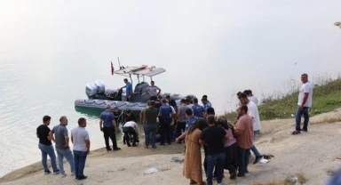 Adana’da sıcaklardan bunalıp göle giren genç boğuldu