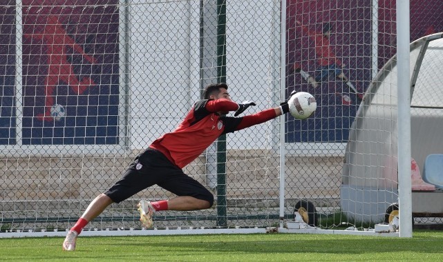 Altınordu'nun genç kalecisine, Atletico Madrid ilgisi