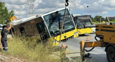 İETT otobüsü su kanalına düştü, faciadan kıl payı dönüldü