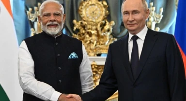 Modi, Moskova'da Putin ile görüştü