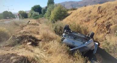 Malatya'da otomobil şarampole devrildi