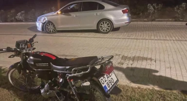 Motosiklet ile otomobil çarpıştı: 1 yaralı