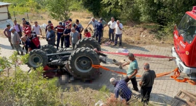 Devrilen traktörün altında kalan hala yeğen öldü