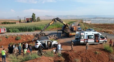 Mardin’de kanala düşen otomobilde 3 kişi hayatını kaybetti