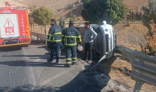 Mardin'de hafif ticari araç devrildi: 1 yaralı