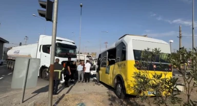 Mardin'de tanker ile şehiriçi minibüsü çarpıştı: 1 yaralı