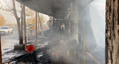 Diyarbakır'da yanan kafe kullanılamaz hale geldi